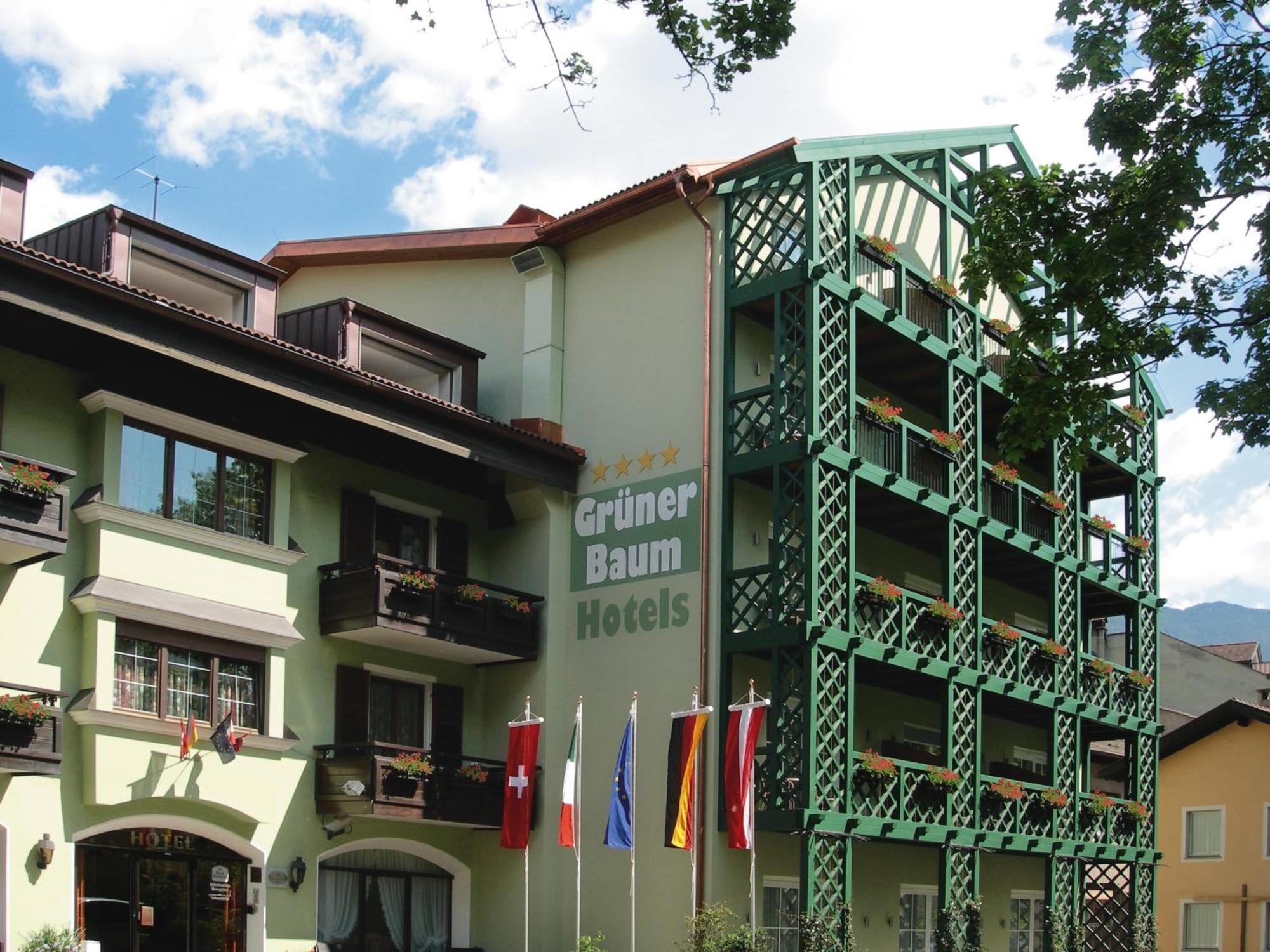 Hotel Gruener Baum Bressanone Exterior photo